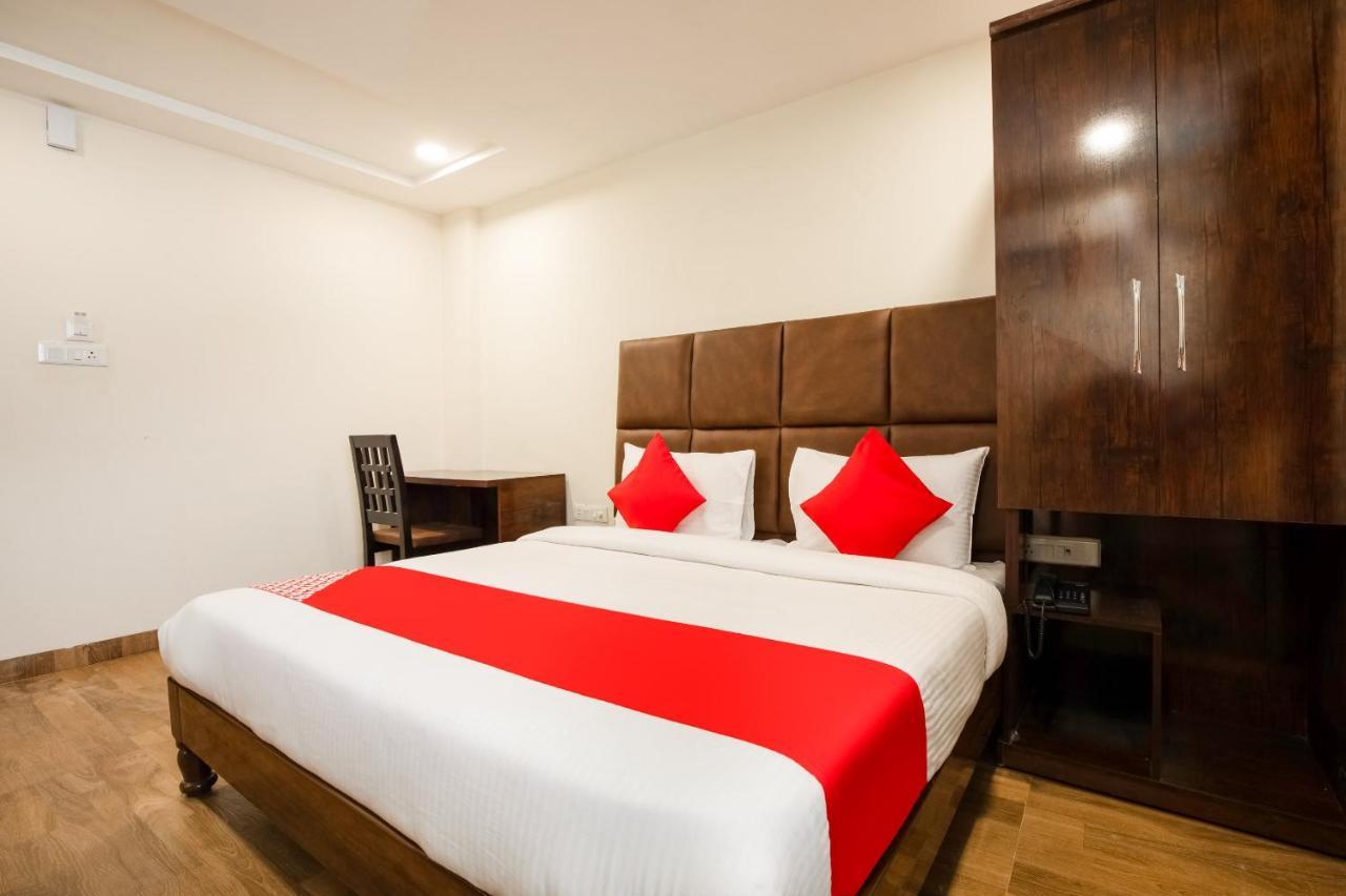 إندور Oyo 71689 Hotel S Pride المظهر الخارجي الصورة