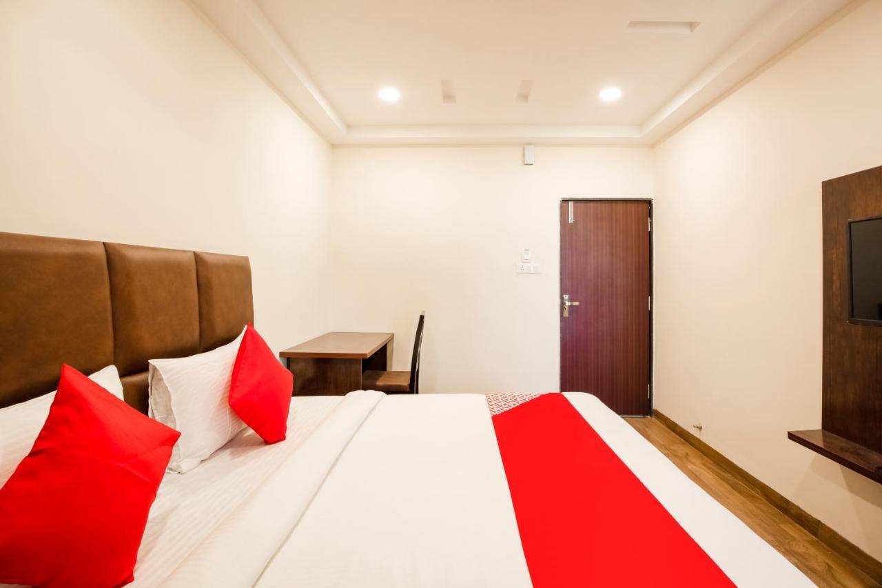 إندور Oyo 71689 Hotel S Pride المظهر الخارجي الصورة