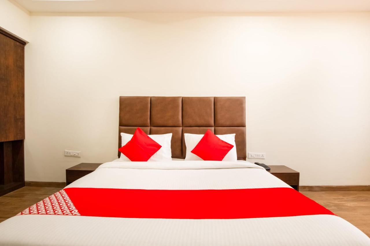 إندور Oyo 71689 Hotel S Pride المظهر الخارجي الصورة